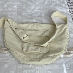 American Eagle Elegant Cream Shoulder Bag